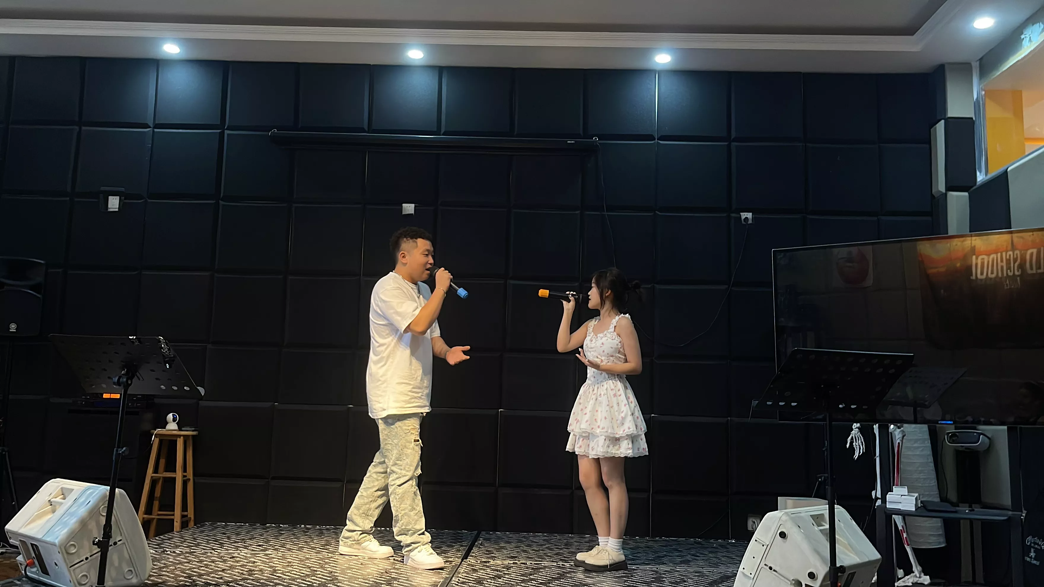 教室对唱练习
